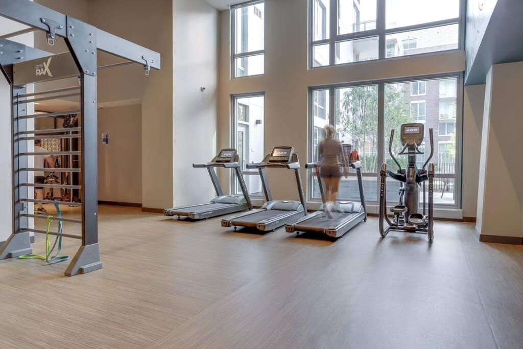 Gorgeous 1 Bedroom At Clarendon With Gym And Rooftop Arlington Exterior photo