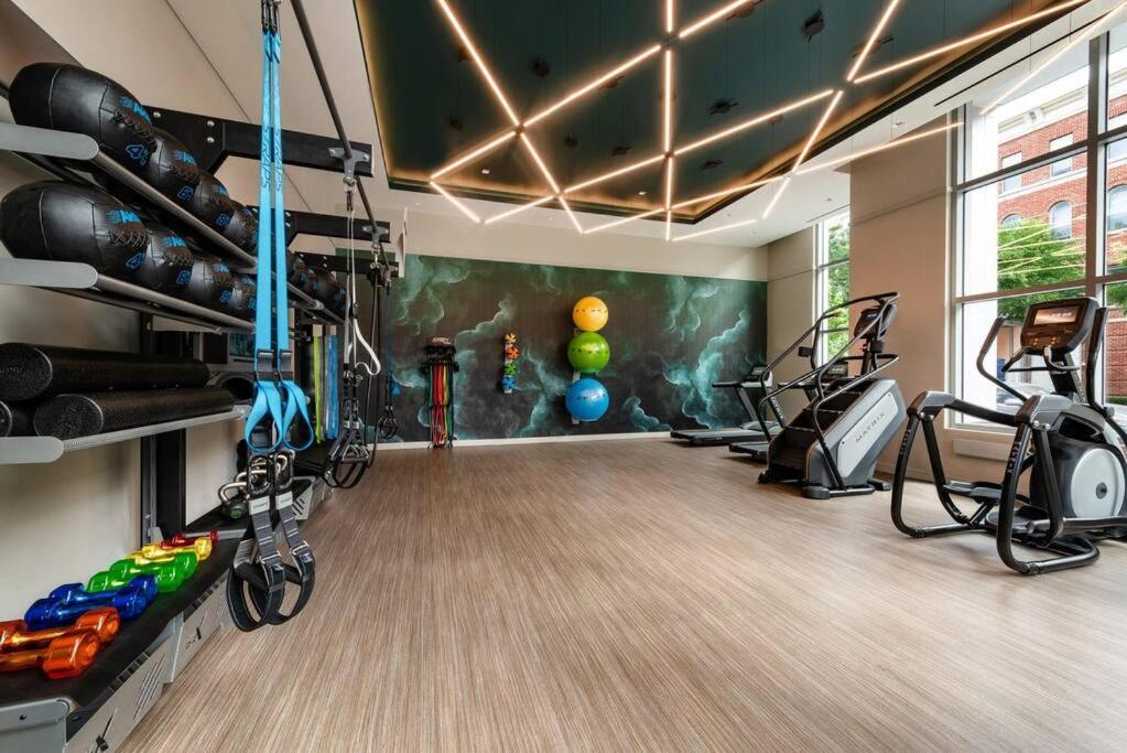 Gorgeous 1 Bedroom At Clarendon With Gym And Rooftop Arlington Exterior photo