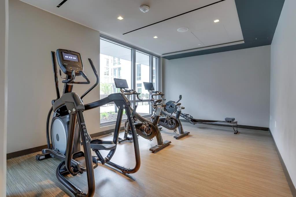 Gorgeous 1 Bedroom At Clarendon With Gym And Rooftop Arlington Exterior photo