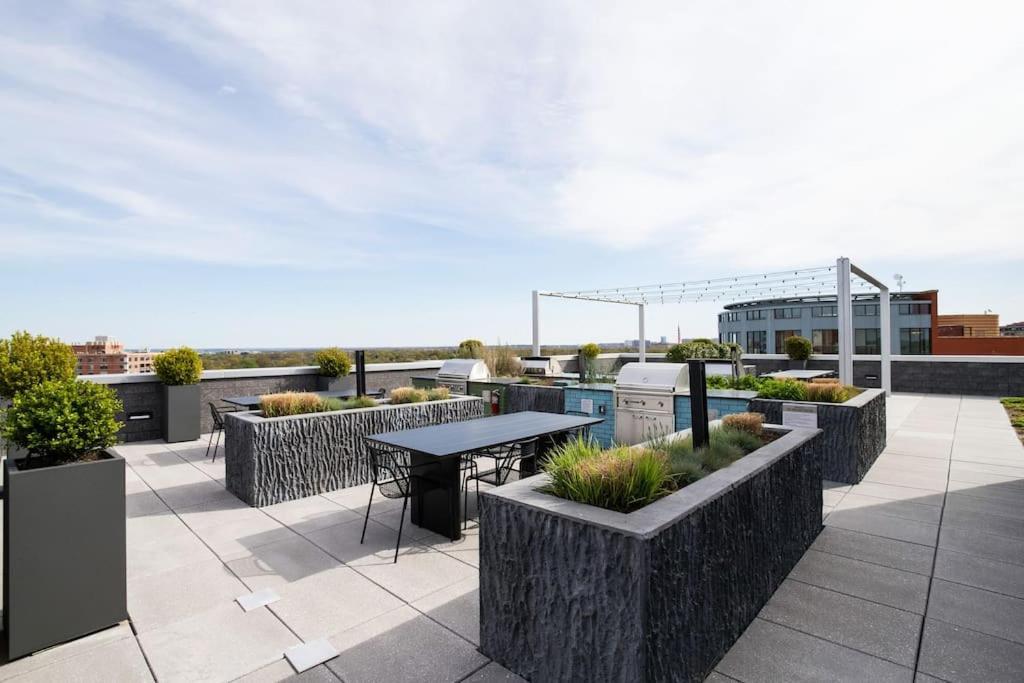 Gorgeous 1 Bedroom At Clarendon With Gym And Rooftop Arlington Exterior photo